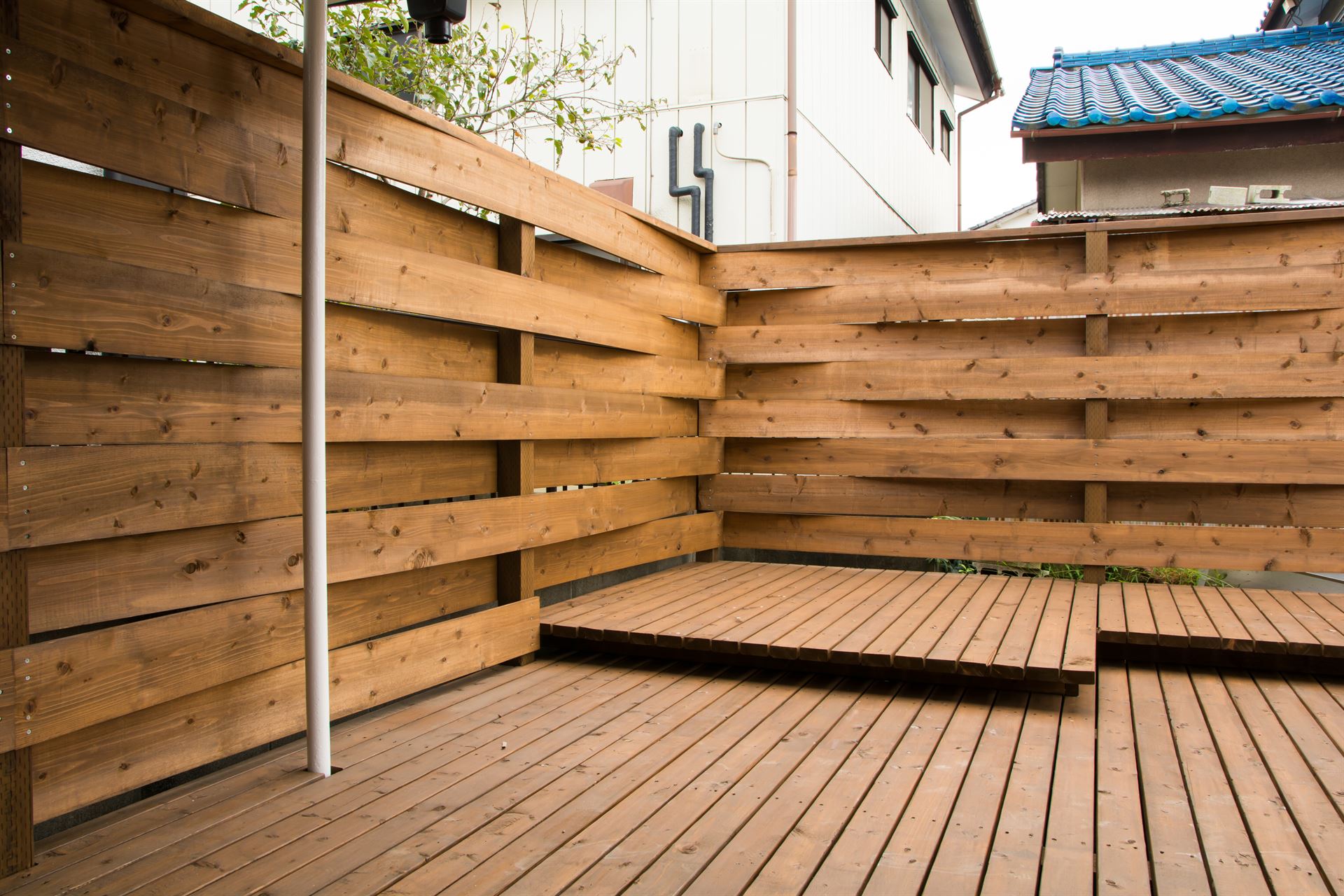 Terrasse en bois à Ruffey-sur-Seille